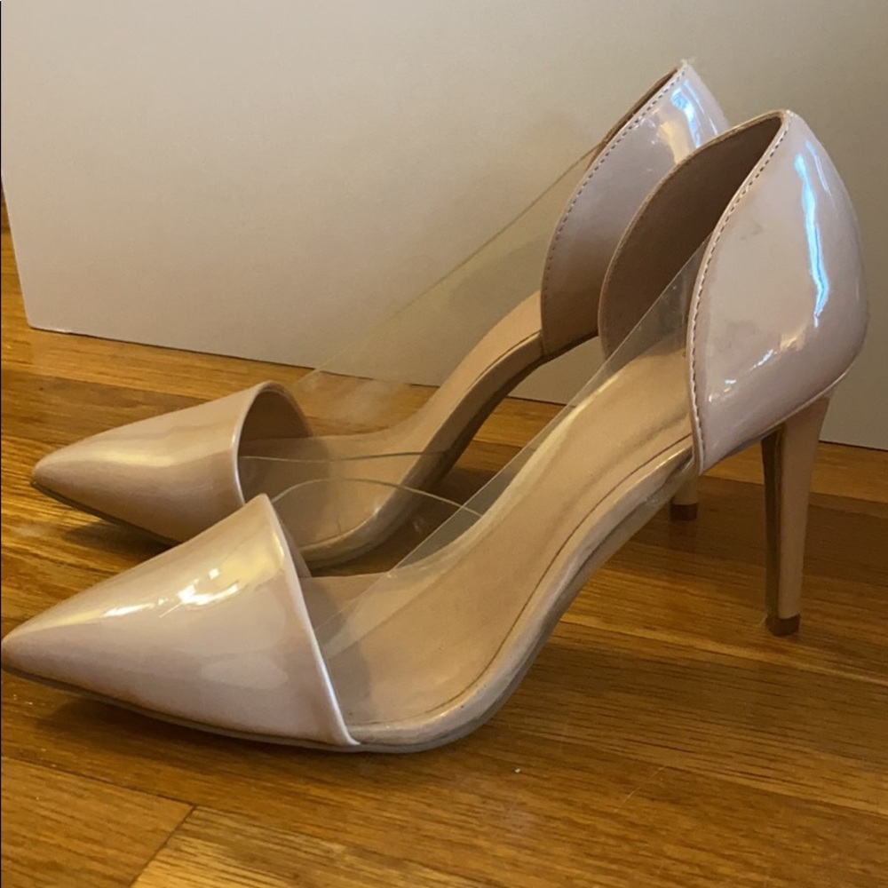 New: Vera Wang, nude, clear pumps